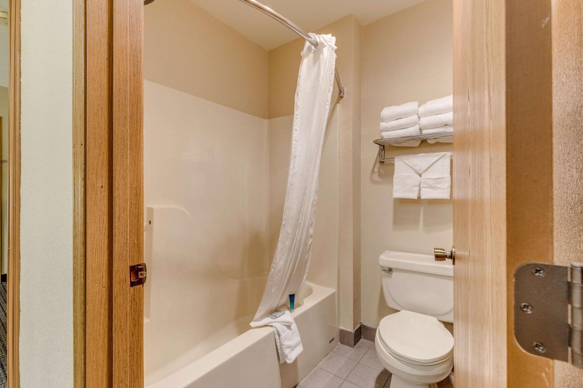 לודינגטון Best Western Lakewinds מראה חיצוני תמונה